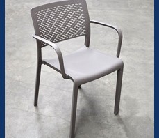 Plastic Chair : Comfortable, light and easy seating options
