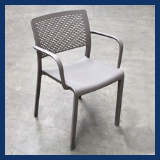 Advantages of Buying Plastic Chairs