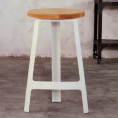 How To Choose The Right Bar Stool