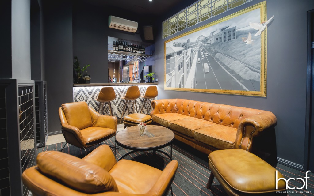 HCCF_Commercial_Furniture_bar_Charlie_chans_george_street